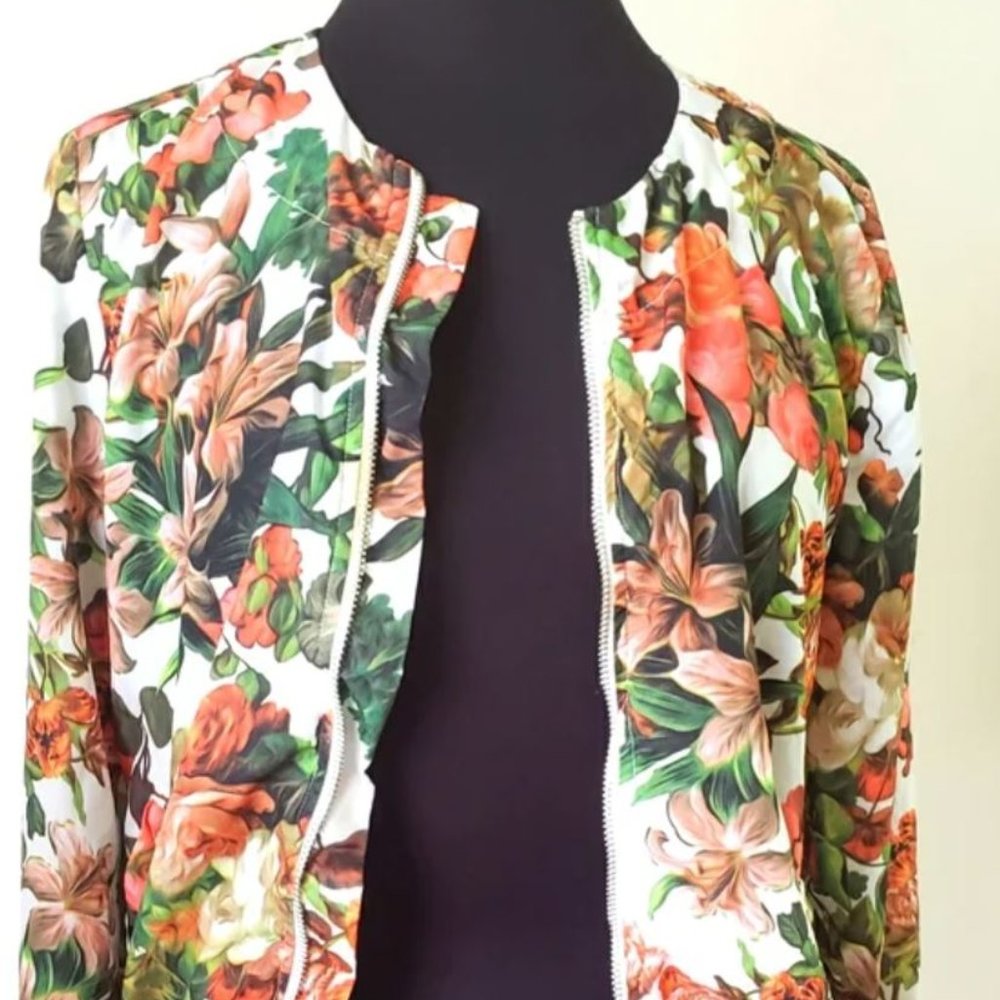 Baccini Floral Coral & Green Zippered Lightweight Jacket